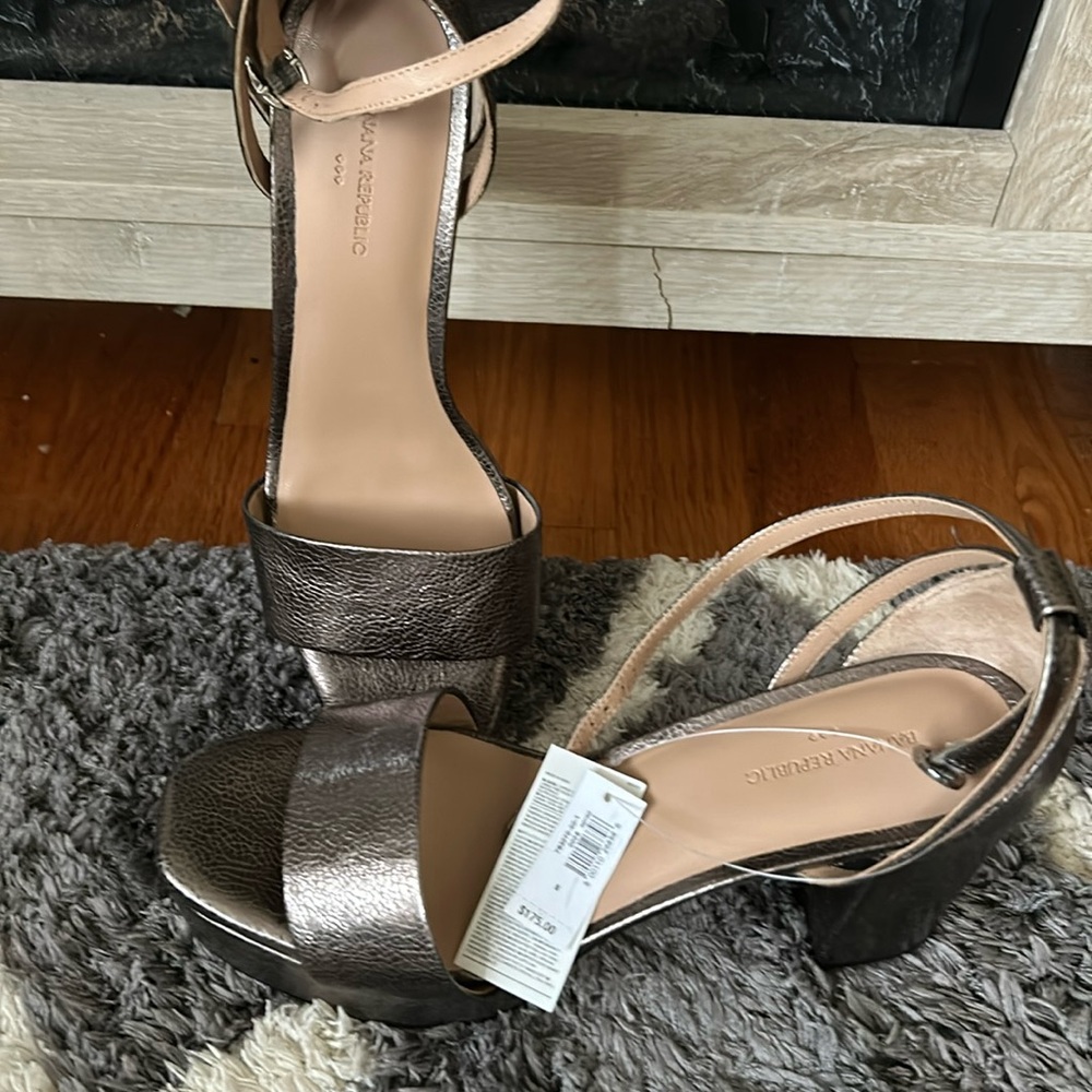 LOOK 👀 Banana Republic Heels GORGEOUS